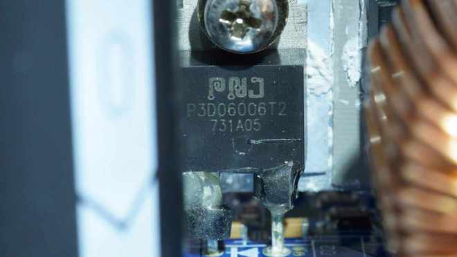 白金牌效率百盛高能XG850 850亿博电竞 亿博官网W电脑电源拆解(图11)